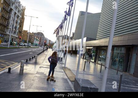 Skate. Paseo de la Zurriola. Kursaal-Zentrum. Donostia. San Sebastian. Gipuzkoa. Baskenland. Spanien. Stockfoto