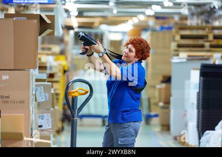 Verwendet mit Barcode-Leser, Lager, Krankenhaus Donostia, San Sebastian, Gipuzkoa, Baskenland, Spanien. Stockfoto