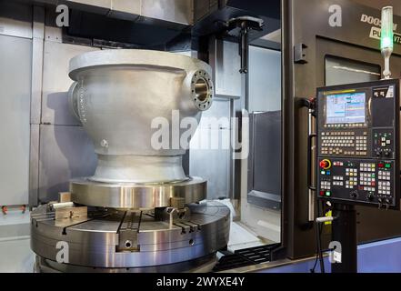 Fräsen, Bearbeitungszentrum, CNC-Werkzeugmaschine Biennale, Bilbao Exhibition Center, BEC, Bilbao, Bizkaia, Baskenland, Spanien. Stockfoto