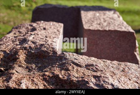 "How Propright is the Air XVIII, Granit", 1998, Eduardo Chillida (1924-2002), Chillida Leku Museoa, Donostia, San Sebastian, Baskenland, Spanien. Stockfoto