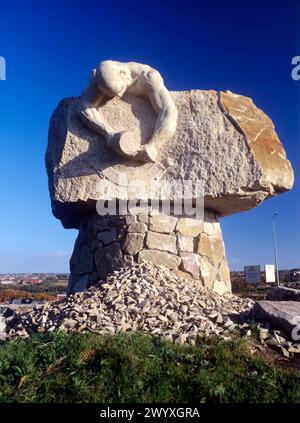 Die Skulptur Arte et Labor von Thompson Dagnall wurde 1999 für Blackburn zusammen mit dem Darwen Borough Council fertiggestellt Stockfoto