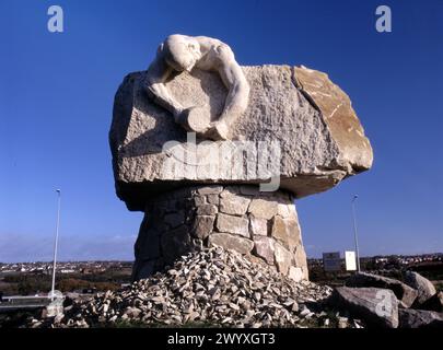 Die Skulptur Arte et Labor von Thompson Dagnall wurde 1999 für Blackburn zusammen mit dem Darwen Borough Council fertiggestellt Stockfoto