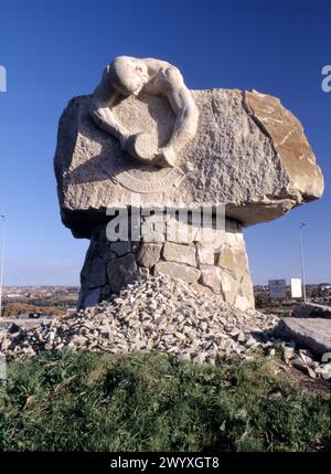 Die Skulptur Arte et Labor von Thompson Dagnall wurde 1999 für Blackburn zusammen mit dem Darwen Borough Council fertiggestellt Stockfoto