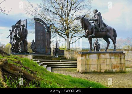 Die Göttinger Sieben in Hannover am Landtagsgebäude - gesehen am 05.04.2024 *** die Göttingen Sieben in Hannover am landtagsgebäude gesehen am 05 04 2024 Stockfoto