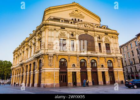 Das Arriaga antzokia auf Baskisch oder Teatro Arriaga auf Spanisch ist ein Opernhaus in Bilbao, Spanien. Es wurde im neobarocken Stil vom Architekten Joaquín erbaut Stockfoto