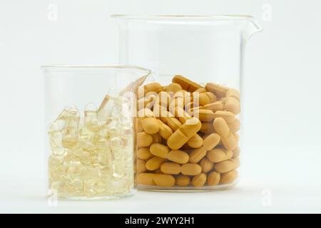 Proben von Kapseln und Tabletten, Generika, Pharmazeutische Anlage, Arzneimittelherstellung, Forschungszentrum, Apotheke, Bereich Gesundheit. Stockfoto