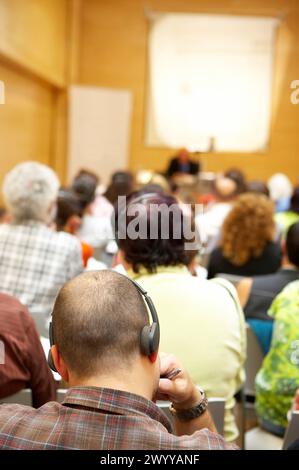 Konferenz, Simultandolmetscher. Bioterra, Messe für ökologische Produkte, ökologisches Management und Umwelt, FICOBA, Internationale Messe der Baskenküste. Irun, Gipuzkoa, Baskenland, Spanien. Stockfoto