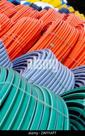 Lichtwellenleiter, Kunststoffrohre. Stockfoto