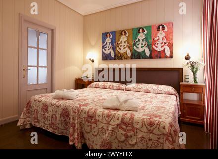 Hotelzimmer. Cestona Hotel and Spa, Gipuzkoa, Baskenland, Spanien. Stockfoto