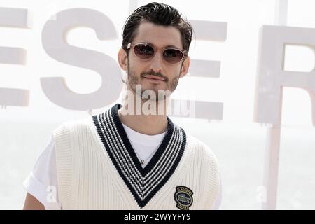 Cannes, Frankreich. April 2024. Pierre Niney nimmt am Fiasko Photocall während des 7. Canneseries International Festivals am 8. April 2024 in Cannes Teil. Foto: David NIVIERE/ABACAPRESS.COM Credit: Abaca Press/Alamy Live News Stockfoto