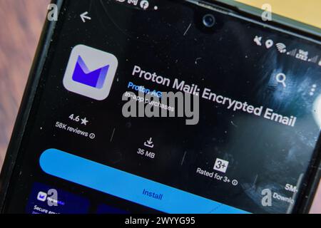 Proton Mail – verschlüsselte E-Mail-Anwendung auf dem Smartphone-Bildschirm. Proton Mail ist ein kostenloser Webbrowser der Proton AG. Bekasi, Indonesien, April Stockfoto