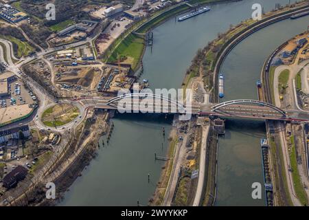 Luftaufnahme, Duisport - Duisburger Hafen, Karl-Lehr-Brücke zwischen Kaßlerfeld und Ruhrort, Ruhrort, Duisburg, Ruhrgebiet, Nordrhein-Westfalen, Germa Stockfoto