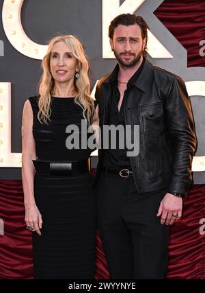 London, Großbritannien. April 2024. Sam Taylor-Johnson und Aaron Taylor-Johnson kommen an der Back to Black World Premiere, Odeon Luxe Cinema, Leicester Square. Quelle: Doug Peters/EMPICS/Alamy Live News Stockfoto