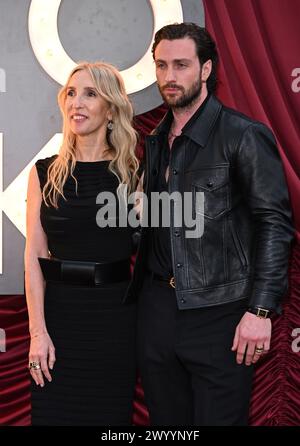 London, Großbritannien. April 2024. Sam Taylor-Johnson und Aaron Taylor-Johnson kommen an der Back to Black World Premiere, Odeon Luxe Cinema, Leicester Square. Quelle: Doug Peters/EMPICS/Alamy Live News Stockfoto