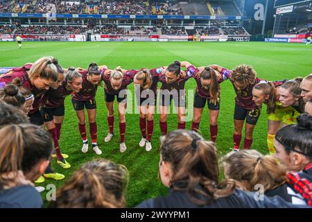 Leuven, Belgien. April 2024. Das belgische Team wurde am ersten Spieltag in der Gruppe A2 in der Liga der UEFA-Qualifikation für Frauen 2023-24 am Freitag, den 5. April 2024, in Leuven, BELGIEN vor einem Spiel zwischen den BELGISCHEN Nationalmannschaften, den Red Flames und Spanien, dargestellt. Quelle: Sportpix/Alamy Live News Stockfoto