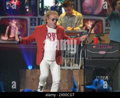 Sammy Hagar tritt auf der Bühne während der CMT Music Awards 2024 im Moody Center am 7. April 2024 in Austin, Texas, auf. Foto: Amy E. Price/imageSPACE/MediaPunch Stockfoto