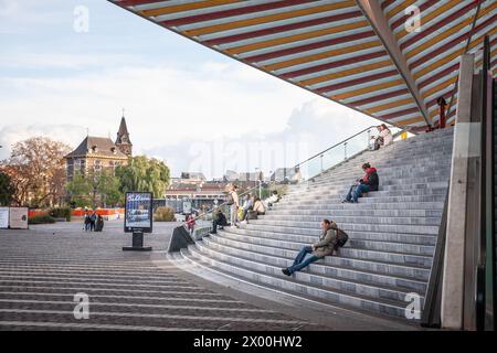 Bild vom Eingang des Bahnhofs Lüttich-Guillemins. Der Hauptbahnhof Lüttich ist der Bahnhof Lüttich-Guillemins, offiziell Lüttich-Guillemins Stockfoto