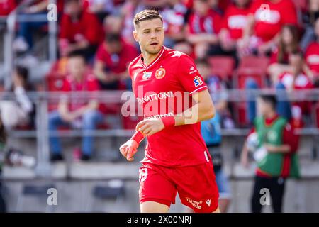 Lodz, Polen. April 2024. Imad Rondic von Widzew wurde während des Polnischen PKO Ekstraklasa League-Spiels zwischen Widzew Lodz und Piast Gliwice im Widzew Lodz Municipal Stadium gesehen. Endergebnis: Widzew Lodz vs Piast Gliwice 1:0. Quelle: SOPA Images Limited/Alamy Live News Stockfoto