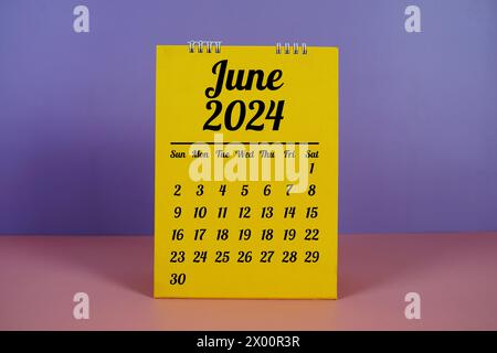 Monatlicher Tischkalender für Planung und Verwaltung im Juni 2024 Stockfoto
