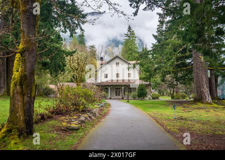 Die Lake Crescent Lodge am Lake Crescent im Olympic National Park, Washington State, USA Stockfoto