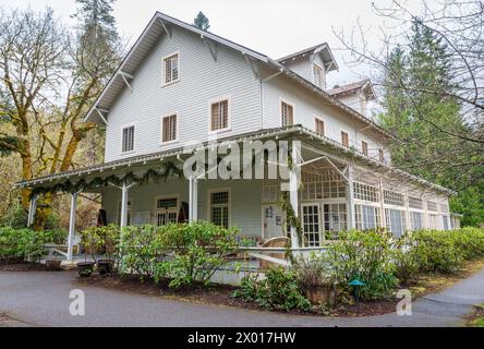 Die Lake Crescent Lodge am Lake Crescent im Olympic National Park, Washington State, USA Stockfoto