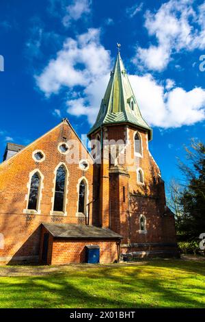 Außenansicht der Pfarrkirche St. Mary the Virgin Theydon Bois, Essex, England Stockfoto