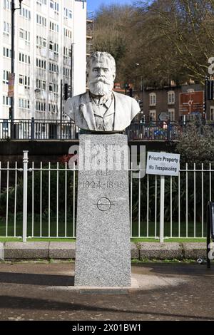 Bristol, England, 29. März 2024: Büste von Samuel Plimsoll in Steinbock Place, Bristol Stockfoto