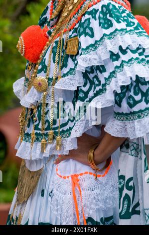 Panama-Frau mit Nationalkleid La Pollera, Panama-Stadt, Zentralamerika – Stockfoto Stockfoto