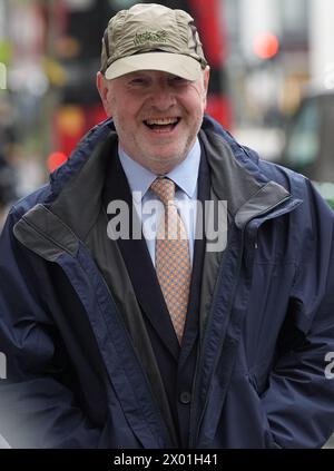 Der ehemalige Subpostmeister und Hauptkämpfer Alan Bates kommt im Aldwych House in London an, um die IT-Untersuchung des Postamtes Horizon auszusagen. Herr Bates wird im Rahmen der Phasen fünf und sechs der Untersuchung Beweise vorlegen, die sich mit der Governance, dem Rechtsschutz und der Reaktion der Post und anderer auf den Skandal befassen. Bilddatum: Dienstag, 9. April 2024. Stockfoto