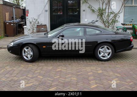 Jaguar XK8 bei Abcoude Niederlande 8-4-2024 Stockfoto