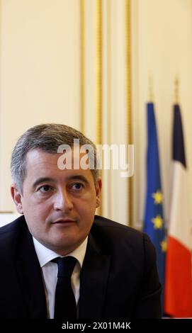 Paris, Frankreich. April 2024. © PHOTOPQR/LE PARISIEN/Delphine Goldsztejn ; Paris ; 08/04/2024 ; Gérald Darmanin Ministre de l'Intérieur et des Outre-mer Ministère de l'Intérieur, 1 PL. Beauvau, 75008 Paris Le 08/04/2024 Foto: Delphine Goldsztejn Paris, Frankreich, 8. april 2024 französischer Innenminister Gerarld Darmnin Credit: MAXPPP/Alamy Live News Stockfoto