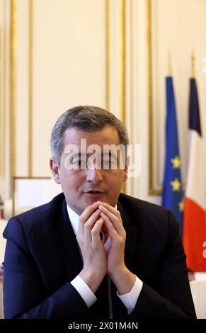 Paris, Frankreich. April 2024. © PHOTOPQR/LE PARISIEN/Delphine Goldsztejn ; Paris ; 08/04/2024 ; Gérald Darmanin Ministre de l'Intérieur et des Outre-mer Ministère de l'Intérieur, 1 PL. Beauvau, 75008 Paris Le 08/04/2024 Foto: Delphine Goldsztejn Paris, Frankreich, 8. april 2024 französischer Innenminister Gerarld Darmnin Credit: MAXPPP/Alamy Live News Stockfoto