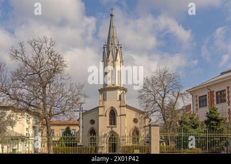 Craiova, Rumänien - 16. März 2024: Kirche des Heiligen Antonius in der Mihai Viteazul Straße am Frühlingstag. Stockfoto