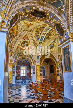 ORSELINA, SCHWEIZ - 26. MÄRZ 2022: Die farbenfrohen Dekore der historischen Kirche Santa Maria Assunta Madonna del Sasso, Orselina, Switz Stockfoto