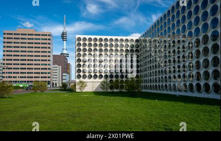 Amsterdam, Niederlande, 07.04.2024, Student Experience Amsterdam Zuidas, ein modernes Studentenzentrum in futuristischem Gebäude Stockfoto