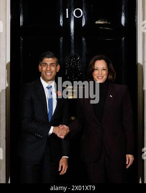 Die Vizepräsidentin der Vereinigten Staaten Kamala Harris besucht heute Nachmittag die Downing Street. Der britische Premierminister Rishi Sunak empfängt ihn Stockfoto