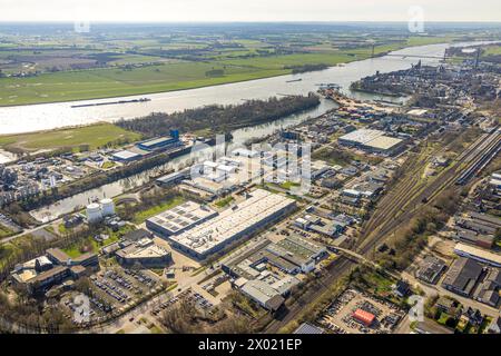 Luftaufnahme, Emmerich Hafen, Emmerich, Löwenberger Landwehr, Probat SE, Chemiewerk Oleon und Baustelle mit neuem Hallenkomplex Stockfoto