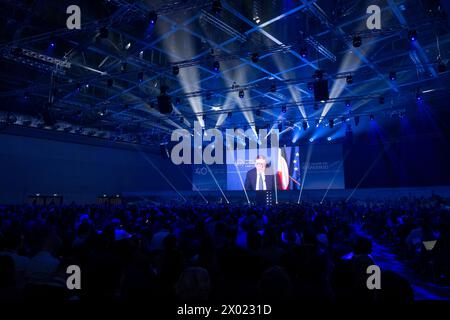 Mailand, Italien. April 2024. Allianz MiCo. Apertura del Salone del risparmio 2024.- Cronaca - Milano, Italia - Marted&#xec; 9 april 2024 (Foto Alessandro Cimma/Lapresse) Allianz MiCo. Eröffnung der Sparmesse 2024.- News - Mailand, Italien - Dienstag, 9. April 2024 (Foto Alessandro Cimma/Lapresse) Giancarlo Giorgetti in differita Credit: LaPresse/Alamy Live News Stockfoto