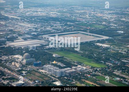 Ein Blick auf den Wat Phra Dhammakaya in der Stadt Amphoe Khlong Luang in der Nähe der Stadt Bangkok in der Provinz Pathum Thani in Thailand. Thailand, Phatum Thani, D Stockfoto