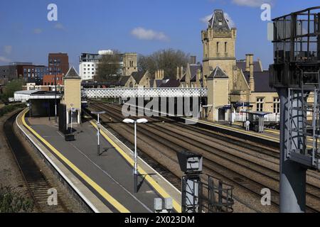 Leerer Blick auf den Bahnhof Lincoln, Lincolnshire, England, Großbritannien Stockfoto