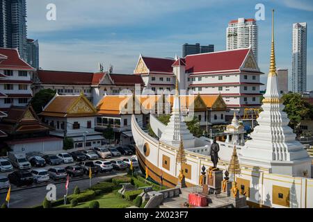 Der Wat Yan Nawa in Sathon in Bangkok in Thailand. Thailand, Bangkok, 3. Dezember 2023 Stockfoto