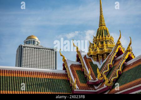 Der Wat Yan Nawa in Sathon in Bangkok in Thailand. Thailand, Bangkok, 3. Dezember 2023 Stockfoto