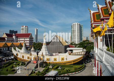 Der Wat Yan Nawa in Sathon in Bangkok in Thailand. Thailand, Bangkok, 3. Dezember 2023 Stockfoto