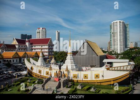 Der Wat Yan Nawa in Sathon in Bangkok in Thailand. Thailand, Bangkok, 3. Dezember 2023 Stockfoto