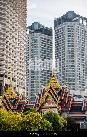 Der Wat Yan Nawa in Sathon in Bangkok in Thailand. Thailand, Bangkok, 3. Dezember 2023 Stockfoto