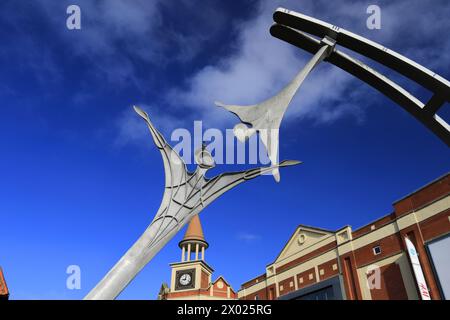 Das Waterside Centre und die Empowerment Skulptur, River Witham, Lincoln City, Lincolnshire, England Stockfoto