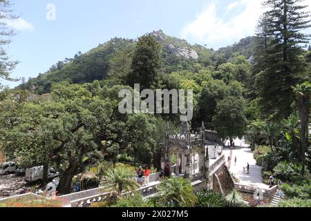 Gärten des Palastes Quinta da Regaleira in Sintra, in der Nähe von Lissabon, Portugal. Stockfoto