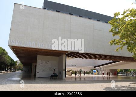 Der Pavillon des Wissens - Centro Ciência Viva, ursprünglich Pavillon des Wissens der Meere, ist ein Wissenschaftsmuseum am Fluss Tejo in Lissabon, Portugal. IS war Teil der Expo 98. Parque das Nações Stockfoto