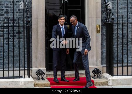 London, Großbritannien. 9. April 2024. Paul Kagame, Präsident von Ruanda, kommt in Downing Street zu Gesprächen mit dem Premierminister Rishi Sunak an. Quelle: Stephen Chung / Alamy Live News Stockfoto