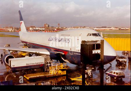 Die Boeing 747 Jumbo Jet-Maschine G-BDXN von British Airways wurde 1988 in der Landor-Farbgebung als City of Stoke auf Trent benannt Stockfoto